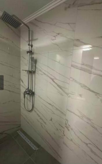 Apartament cu 3 camere decomandat în Kamsas