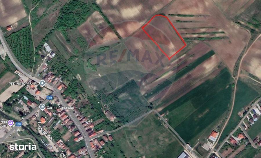 Teren de 8700 mp, în Central