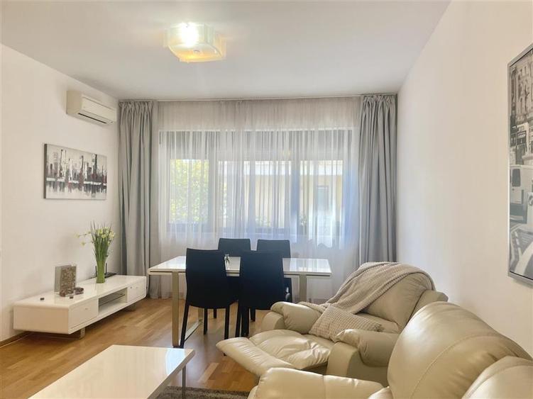 Apartament cu 3 camere decomandat, mobilat în Nordului