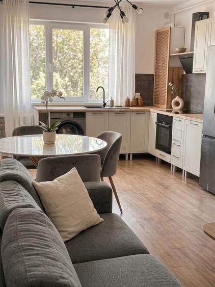 Apartament cu 2 camere decomandat în Florești