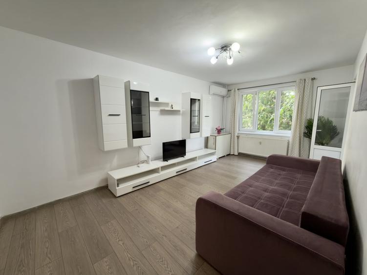 Apartament cu 3 camere decomandat, mobilat în Moșilor