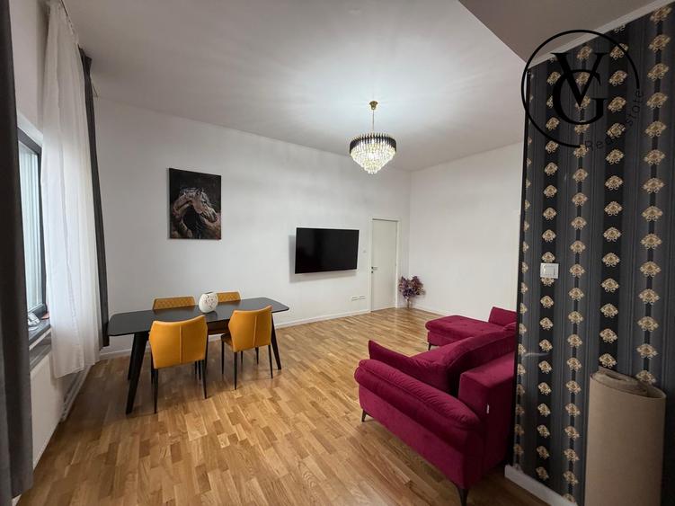 Apartament cu 3 camere decomandat, mobilat în Calea Victoriei