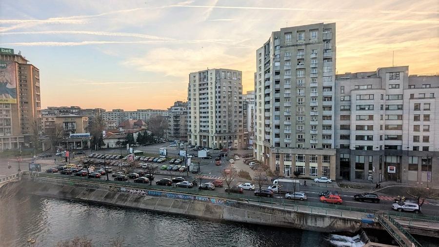 Apartament cu 2 camere decomandat, mobilat în Calea Victoriei