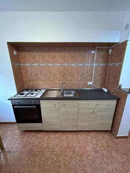 Apartament cu 3 camere decomandat în Obor