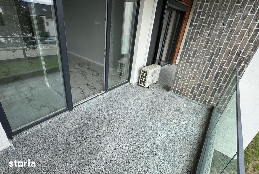 Apartament cu 3 camere decomandat în Cristian