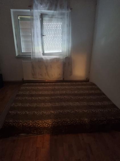 Apartament cu 3 camere decomandat în Mofleni