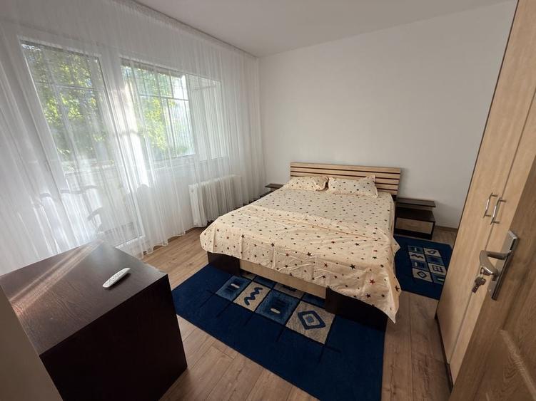 Apartament cu 3 camere semidecomandat în Brazda lui Novac