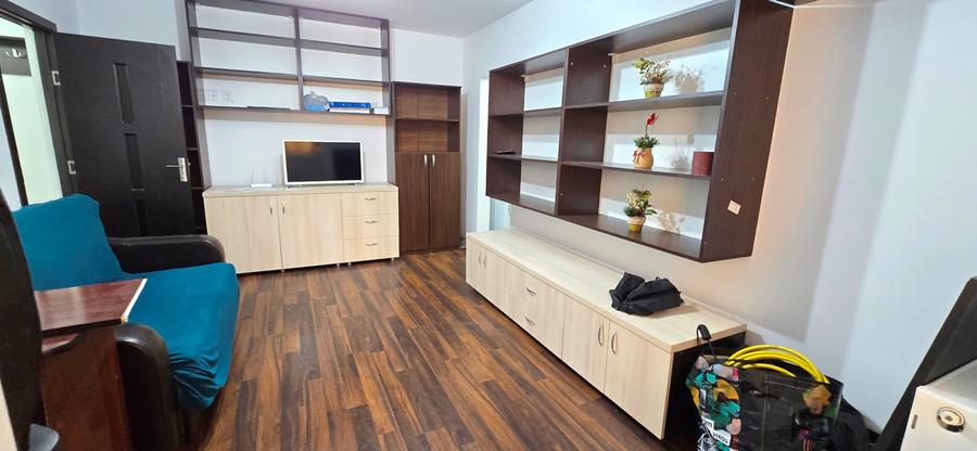 Apartament cu 2 camere semidecomandat în Dacia