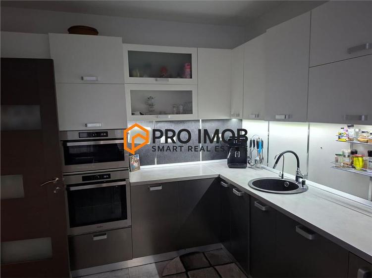 Apartament cu 3 camere decomandat, mobilat în Brăilei
