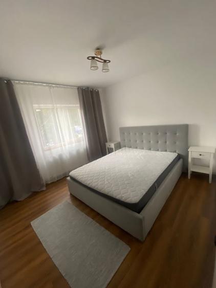 Apartament cu 3 camere decomandat, mobilat în Central