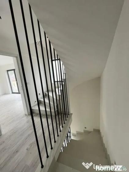 Casă cu 4 camere cu Teren 200 Mp în Central