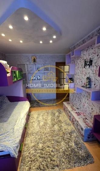 Apartament cu 3 camere decomandat, mobilat în Nicolina