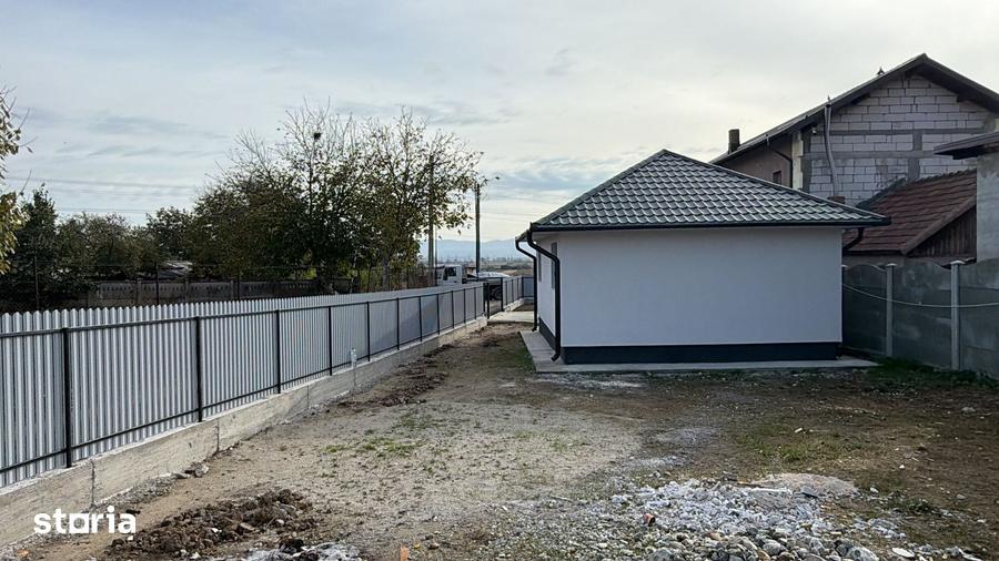 Casă cu 2 camere cu Teren 430 Mp în Mihăești