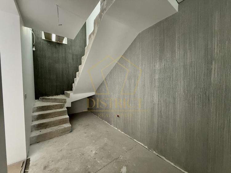 Duplex cu 4 camere cu Canalizare în Săcălaz