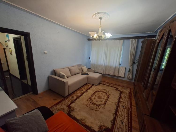 Apartament cu 2 camere decomandat, zona Targu Cucu - 2
