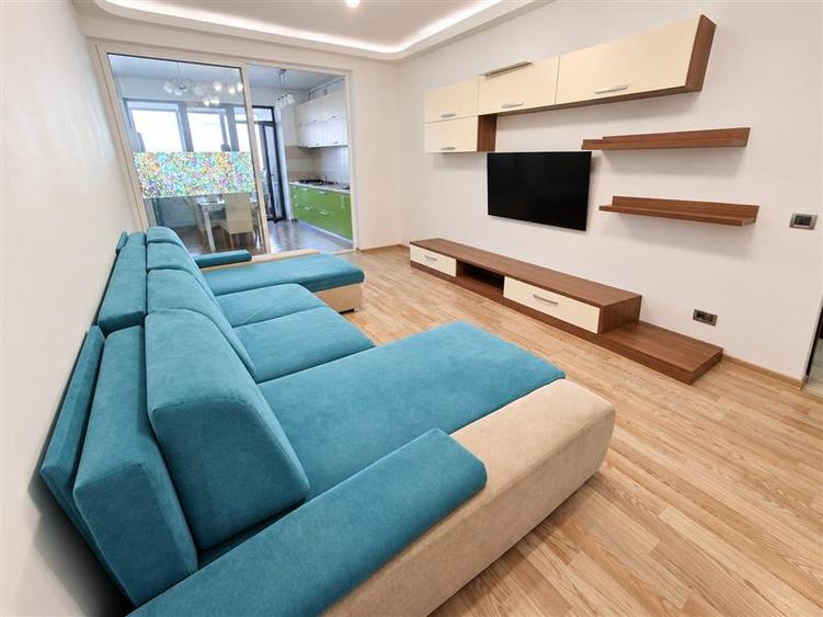 Apartament cu 3 camere nedecomandat, mobilat în Tractorul