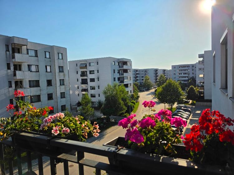 Apartament cu 2 camere semidecomandat, mobilat în Băneasa