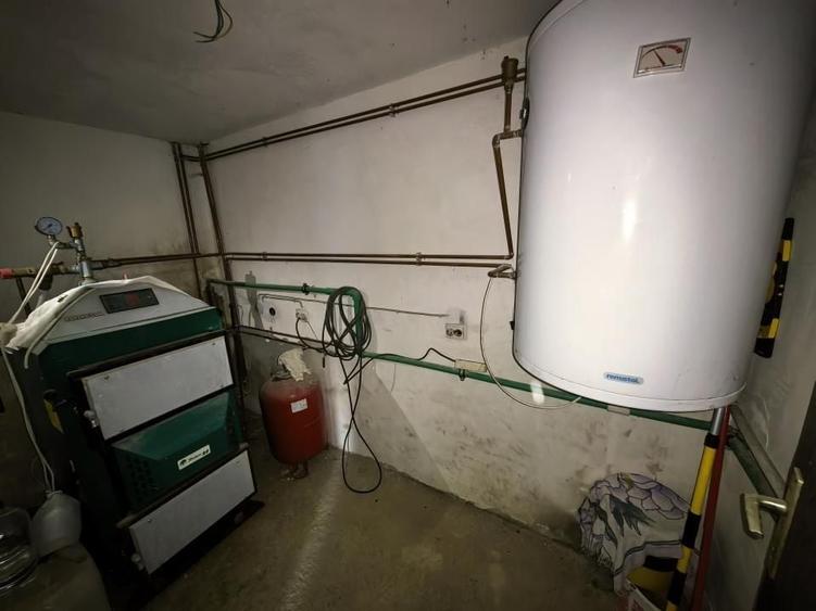 Casă individuală cu 6 camere cu Canalizare în Hilița