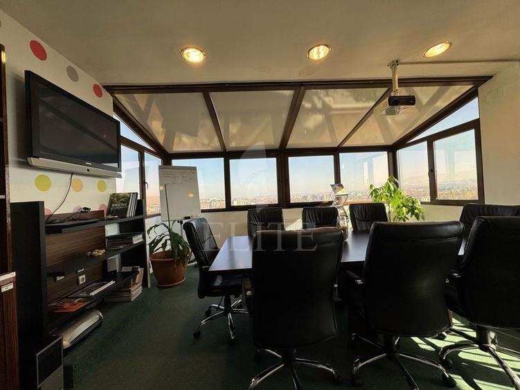 Apartament cu 4 camere decomandat în Dâmbul Rotund
