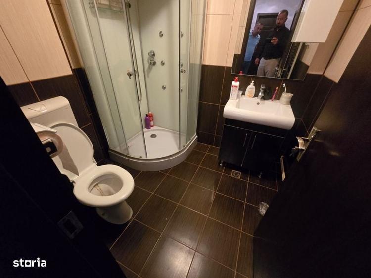 Apartament cu 3 camere în Prelungirea Craiovei