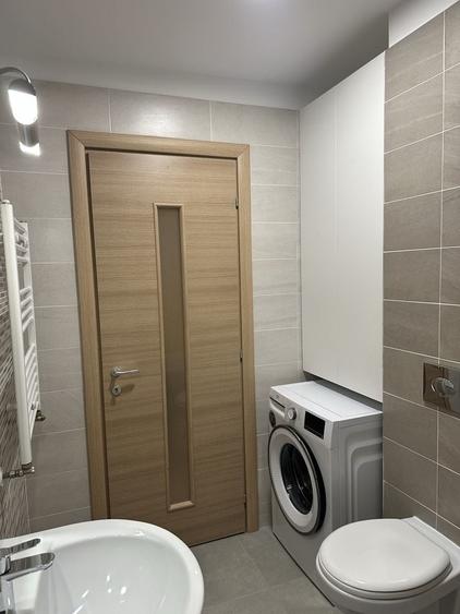 Apartament cu 2 camere nedecomandat în Tractorul