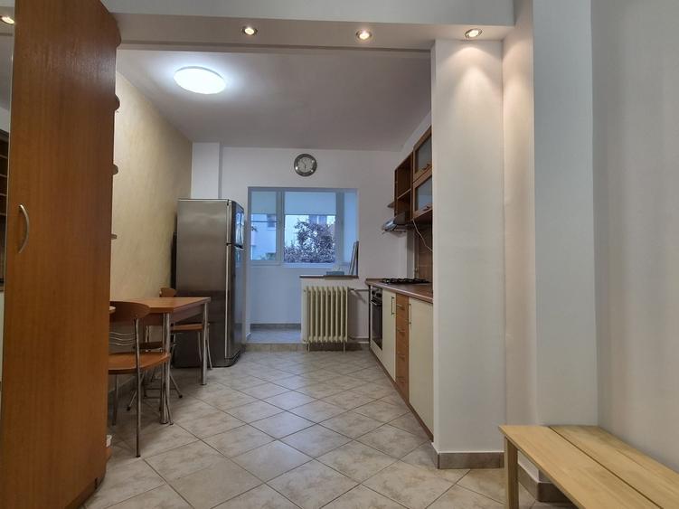 Apartament cu 2 camere semidecomandat în Iancului