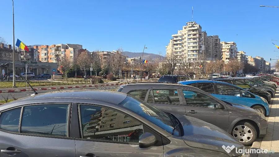 Spațiu comercial, de 70 mp, în Decebal