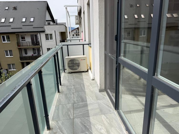 Vanzare apartament 2 camere in Tractorul zona Coresi - 10