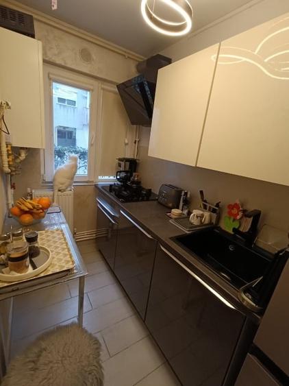 Apartament cu 3 camere semidecomandat în Nord