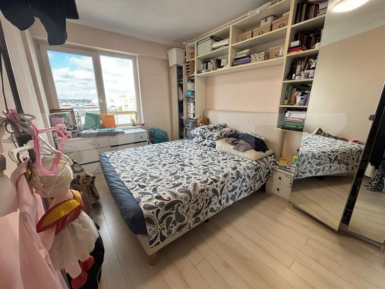 Apartament cu 4 camere decomandat, mobilat în Ultracentral