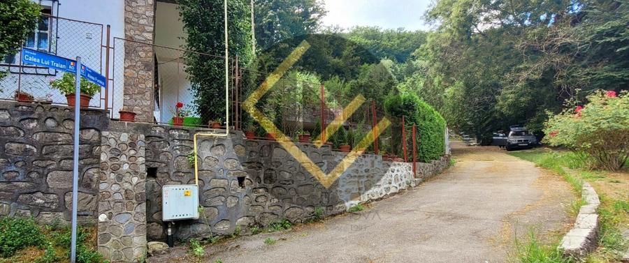 Teren Construcții intravilan de 2000 mp, în Central