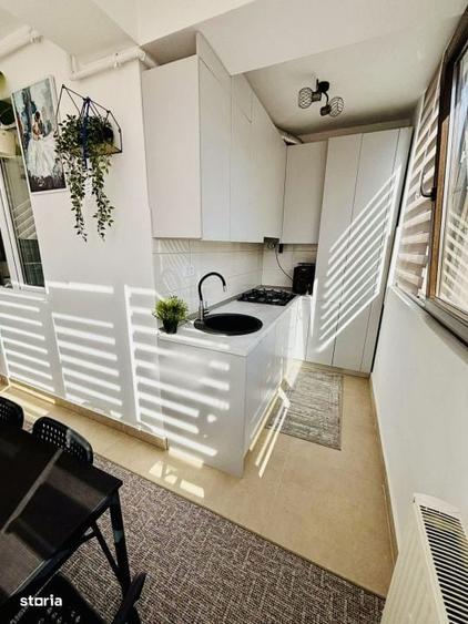 Apartament cu 3 camere decomandat în Roșu