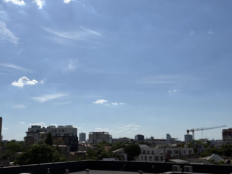 Apartament cu 4 camere decomandat în Moșilor