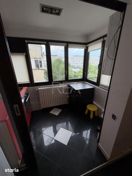 Apartament cu 4 camere semidecomandat în Crângași