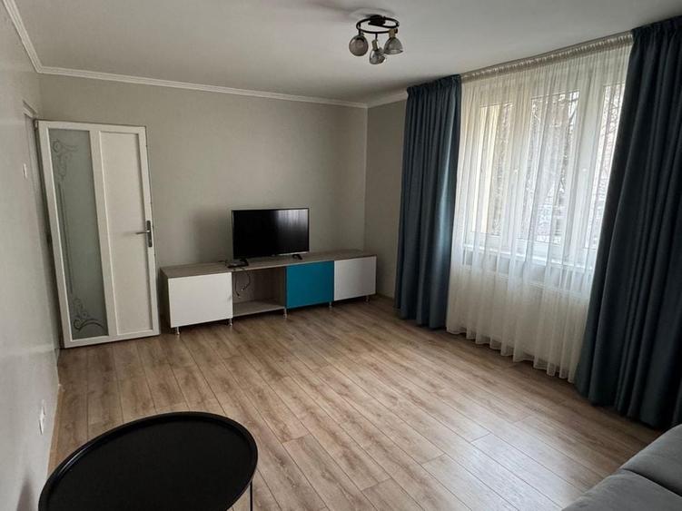 Apartament cu 2 camere decomandat în Precista