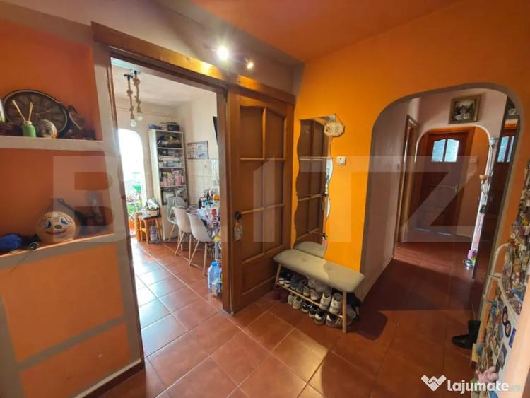 Apartament cu 3 camere decomandat în Peneș Curcanul
