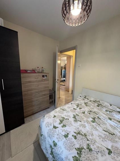 Apartament cu 2 camere semidecomandat, mobilat în Victoriei