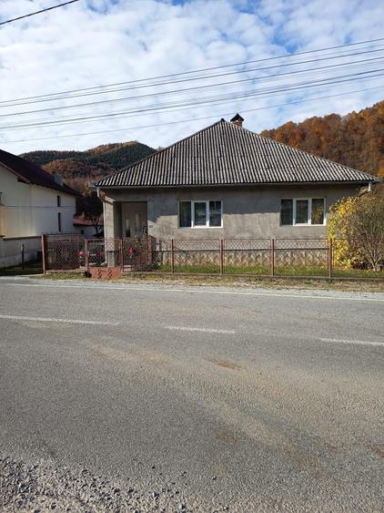 Casă cu 4 camere în Telciu