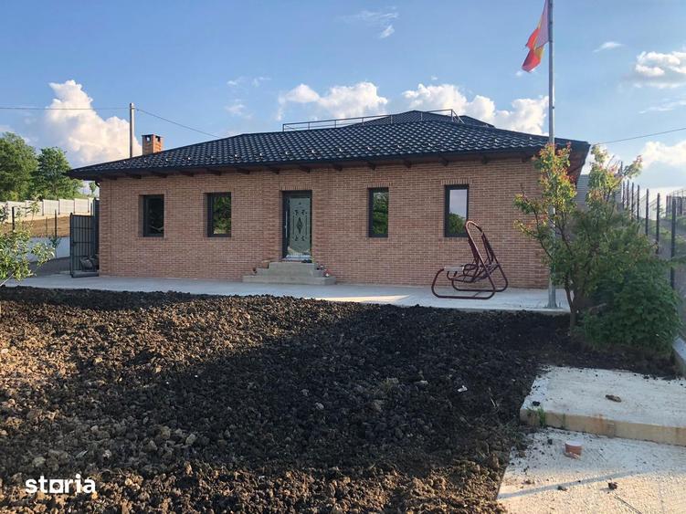 Casa noua pe parter la Lebada - 2