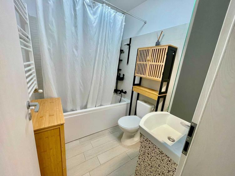 Apartament cu 2 camere semidecomandat în Titan