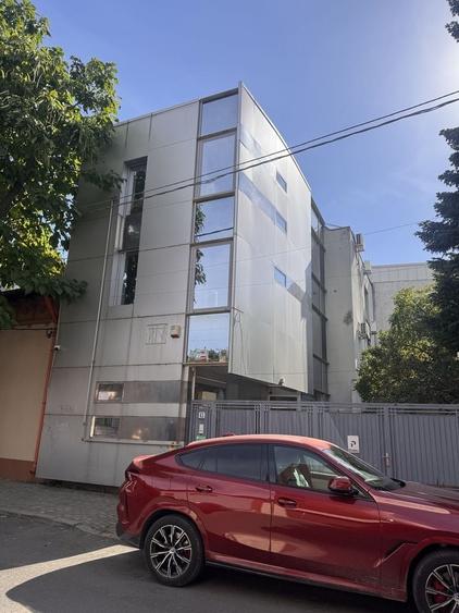 Spațiu comercial, de 240 mp, în Central