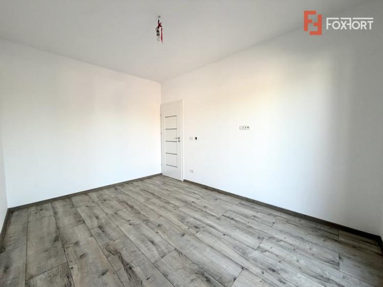 Casă cu 4 camere cu Teren 900 Mp în Sânandrei