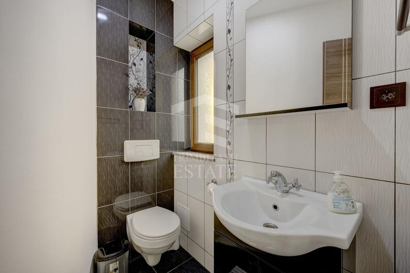 Casă individuală cu 5 camere cu Piscina în Pleașa