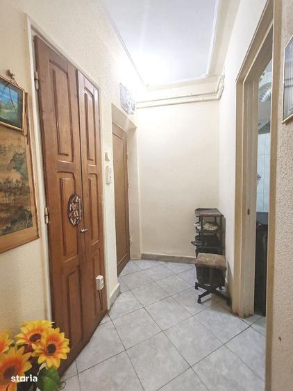 Apartament cu 2 camere semidecomandat în Craiovei