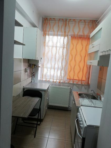 Închiriez apartament cu o camera 38mp - 4