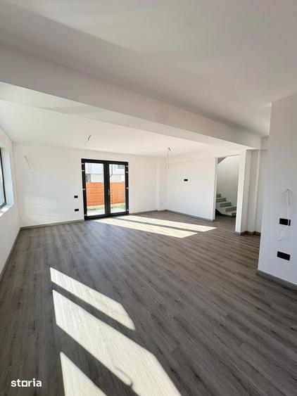 Casă cu 3 camere cu Teren 220 Mp în Central