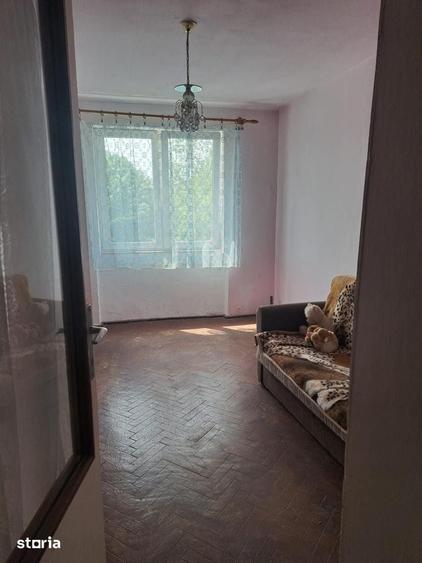 Apartament cu 2 camere semidecomandat în Micro 17