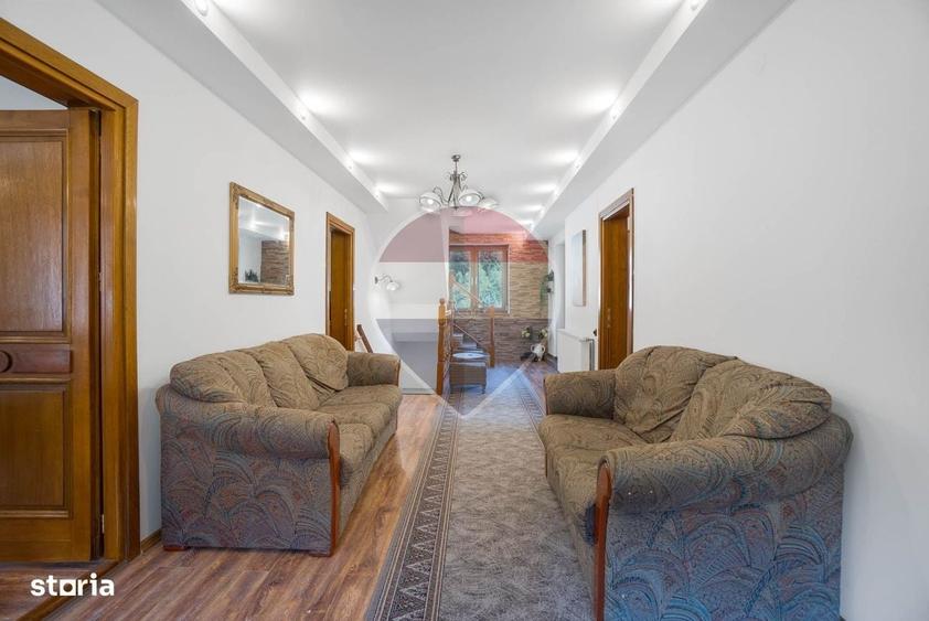 Casă cu 4 camere cu Teren 4780 Mp în Moieciu