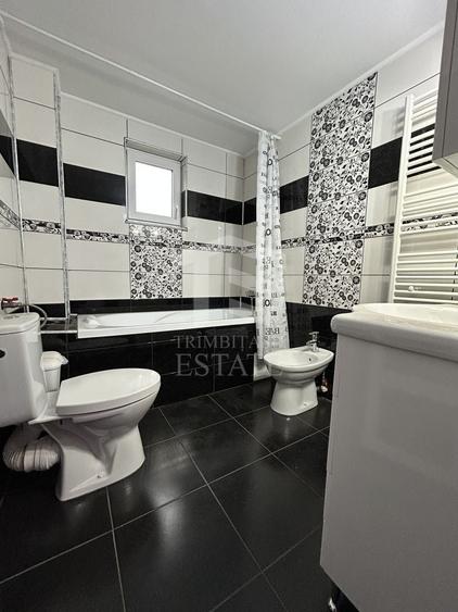 Duplex cu 6 camere cu Canalizare în Central