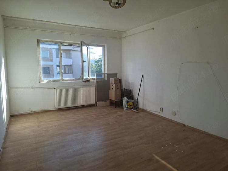 Apartament cu 2 camere decomandat, mobilat în Rovine